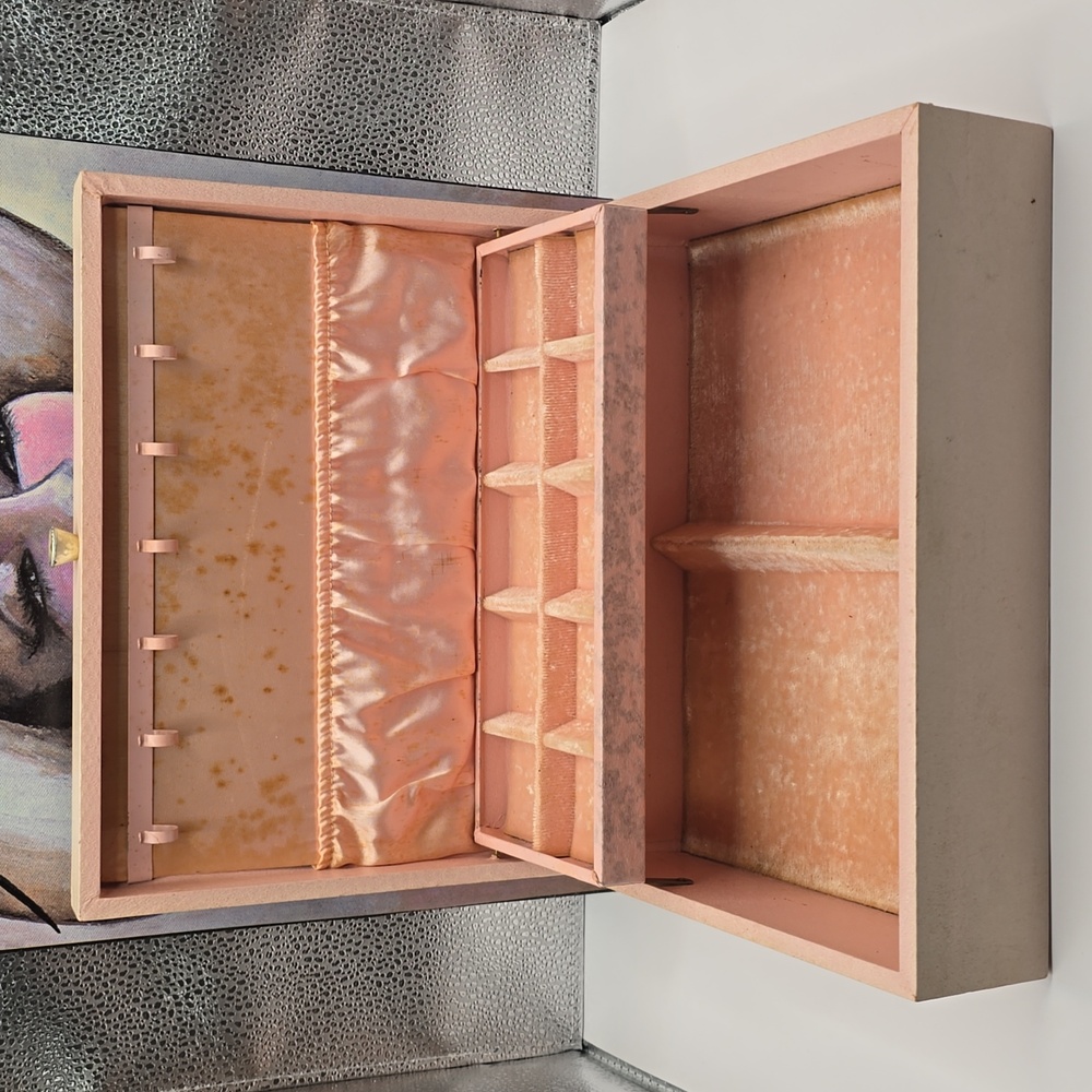 Vintage Lady Buxton Mid Century French Provincial Two Tiered Vintage Jewelry Box